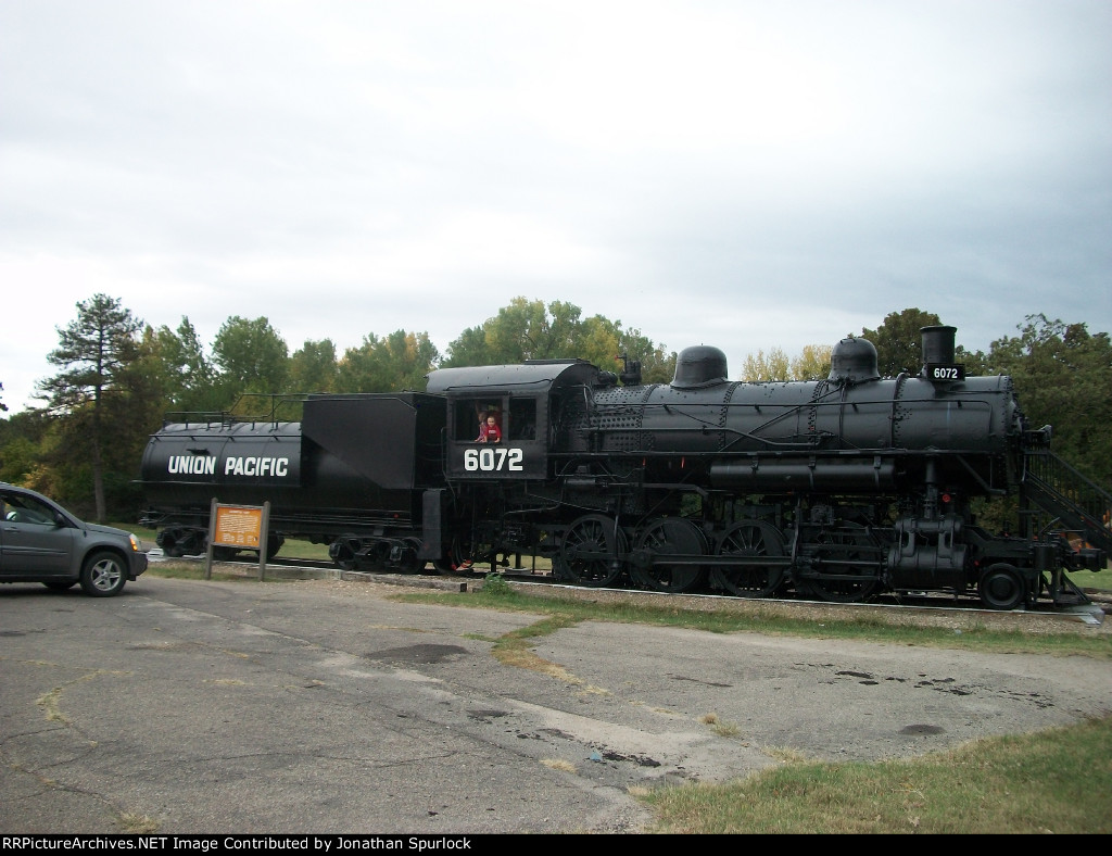 UP 6072, engineer's side view